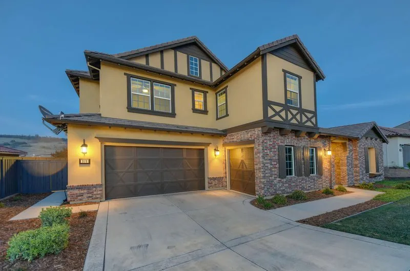Secure Garage Door: Sectional Door