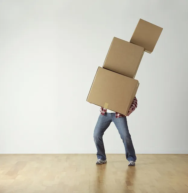 How to Declutter and Pack for a Move